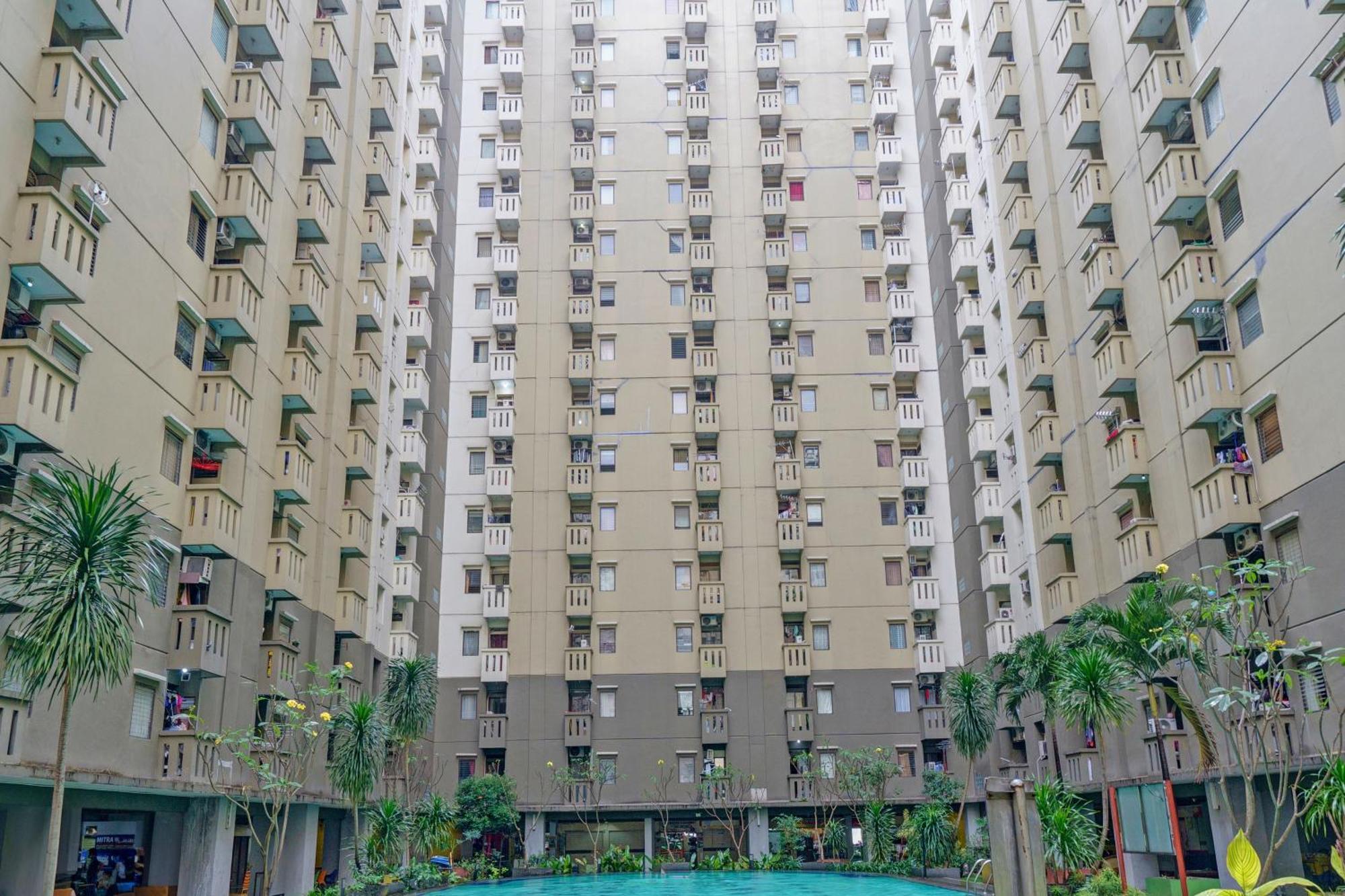 Oyo Life 93170 Apartement Gateway Cicadas By Mr Pro Bandung Kültér fotó